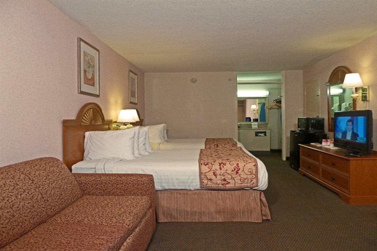 Ramada By Wyndham Asheville / Biltmore West 外观 照片